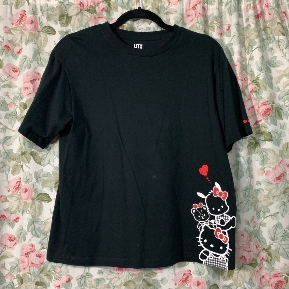 UNIQLO X SANRIO - Hello Kitty Short Sleeve